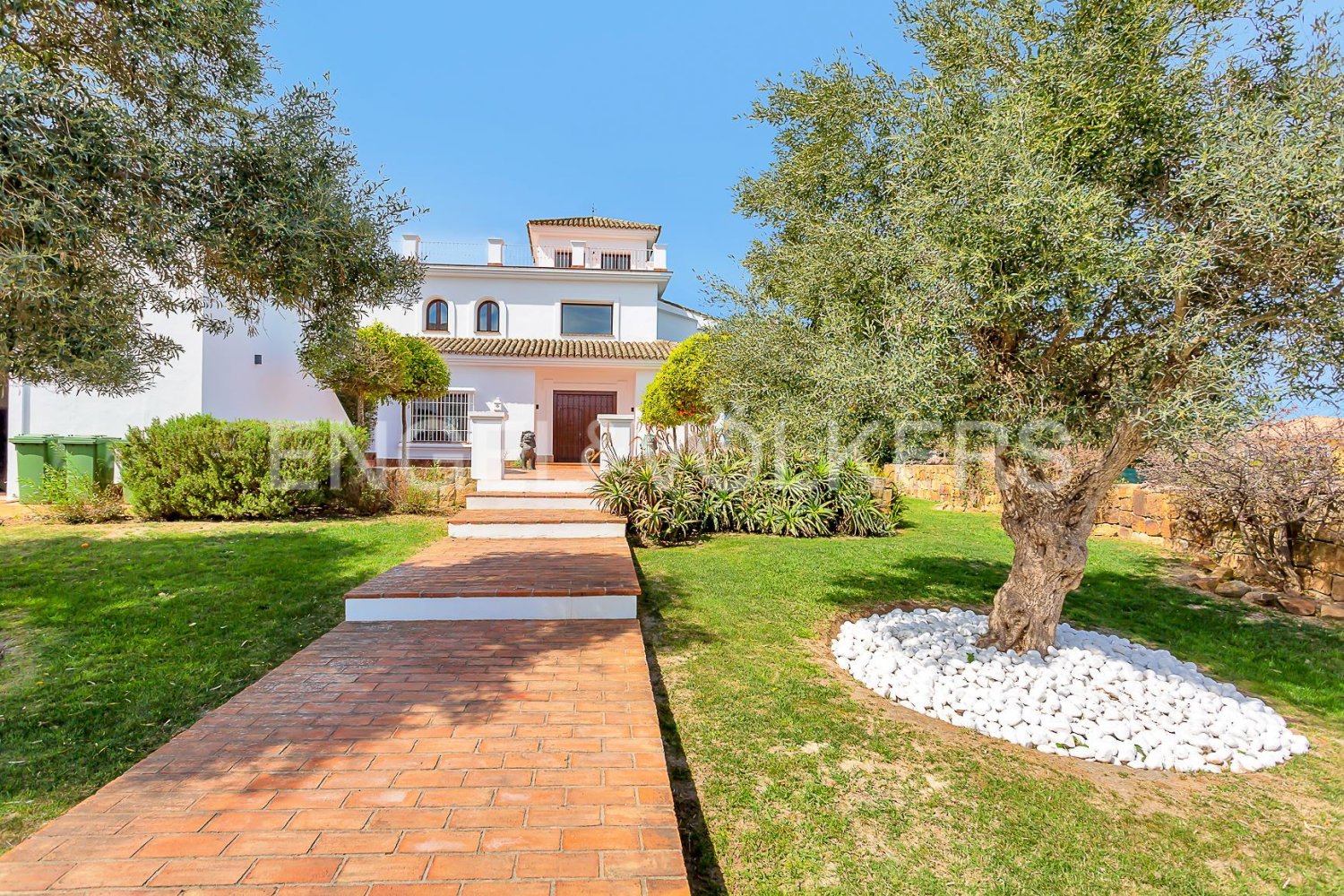 Villa de 5 dormitorios en Cádiz, Spain No. 26952