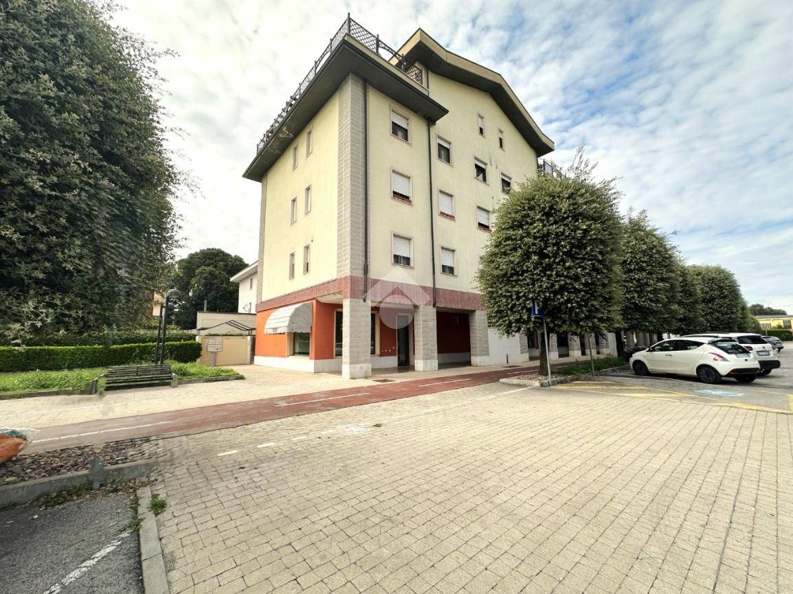 Apartamento de 3 dormitorios en Montecchio Maggiore, Italy No. 293852