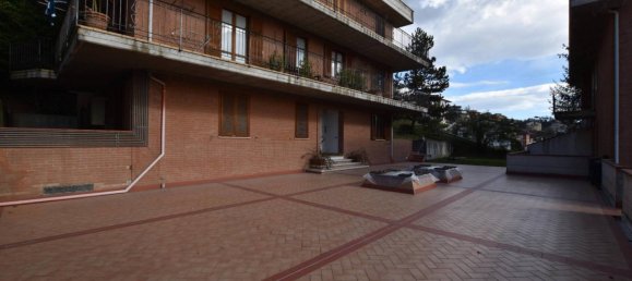 1 bedroom Apartment in Amandola, Italy No. 155234 2