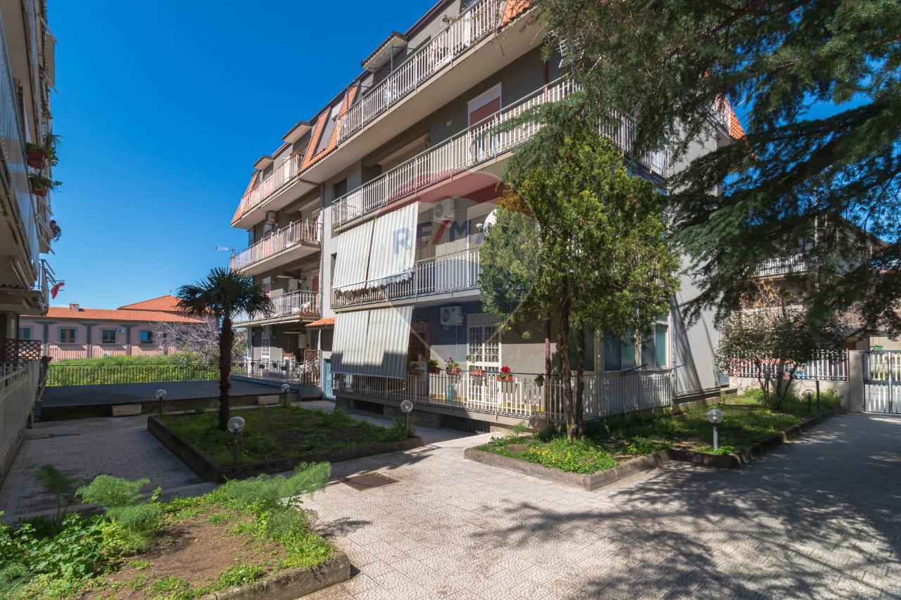 3 rooms Apartment in Belpasso, Italy No. 231017