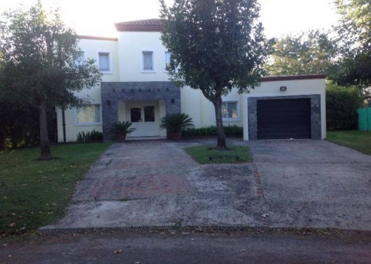 4 bedrooms House in Pilar, Argentina No. 12479