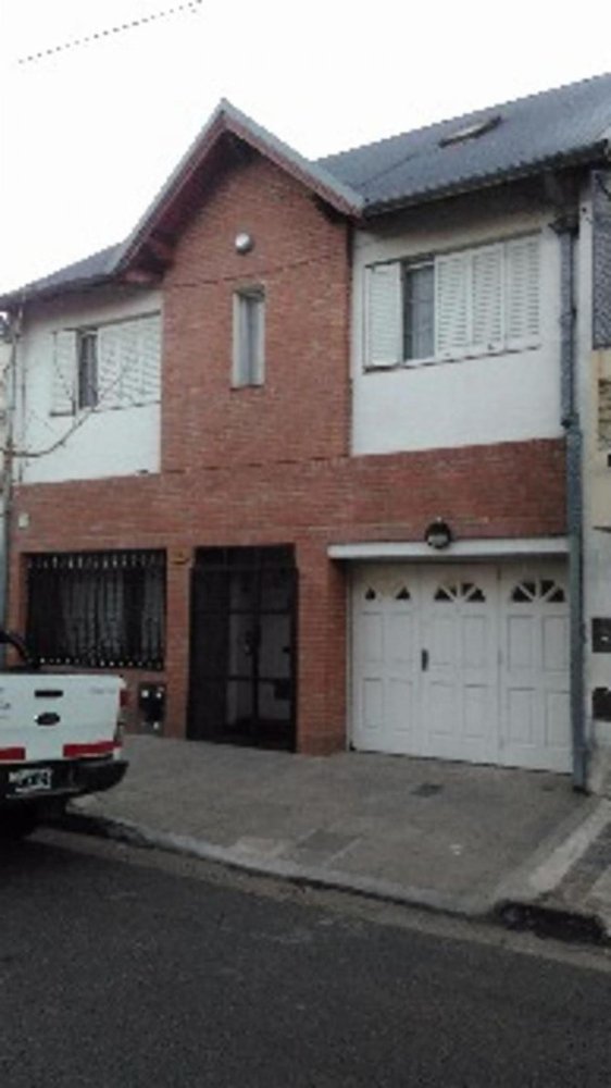 4 bedrooms House in Quilmes, Argentina No. 9750