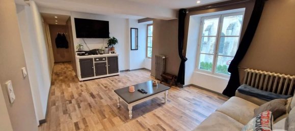 Casa de 3 dormitorios en Oise, France No. 77806 2