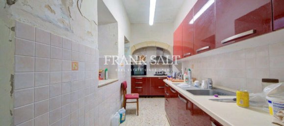  House in Zebbug, Malta No. 65 11