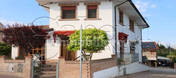 3 bedrooms Villa in Ferrara, Italy No. 340710 35