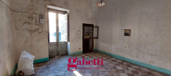 3 rooms House in Scorrano, Italy No. 165108 4