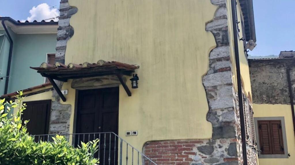 2 غرف نوم تاون هاوس في Borgo a Mozzano, Italy رقم 386273