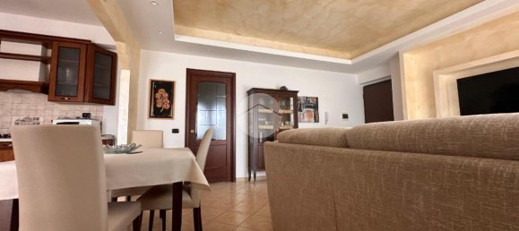Apartamento de 4 divisões em Montalto Uffugo, Italy N.º 24422 9