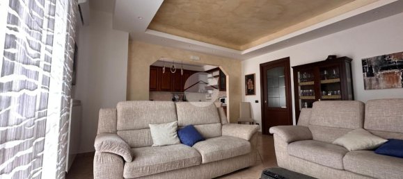 Apartamento de 4 divisões em Montalto Uffugo, Italy N.º 24422 5