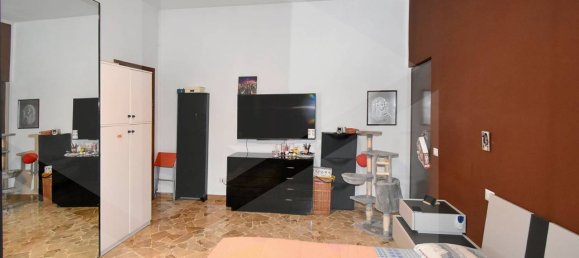 Apartamento de 3 dormitorios en Parabiago, Italy No. 18284 9