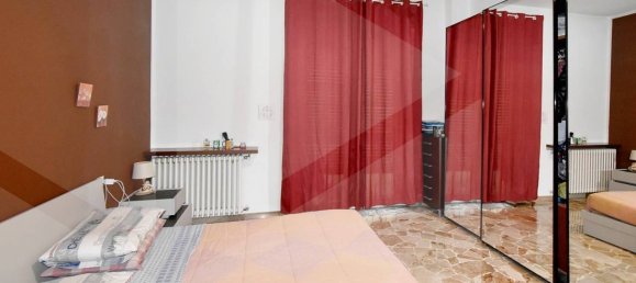 Apartamento de 3 dormitorios en Parabiago, Italy No. 18284 8