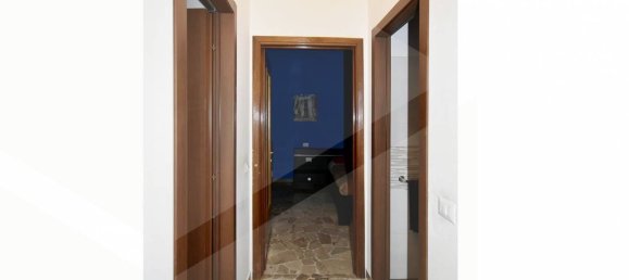 Apartamento de 3 dormitorios en Parabiago, Italy No. 18284 11