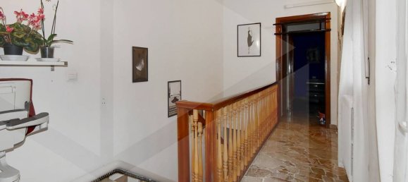 Apartamento de 3 dormitorios en Parabiago, Italy No. 18284 10