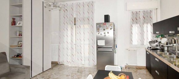 Apartamento de 3 dormitorios en Parabiago, Italy No. 18284 3