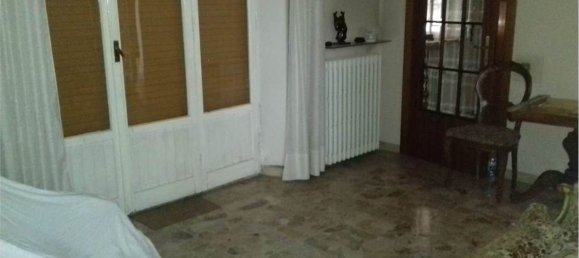 6 rooms Apartment in Ancona, Italy No. 219911 4