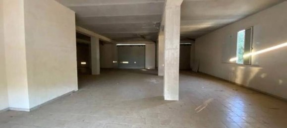 Коммерческая недвижимость с 1 комнатой в Остуни, Италия № 339922 5