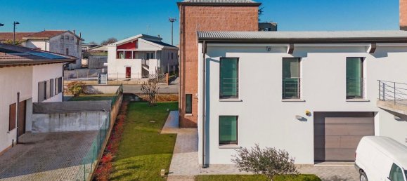 Casa de 6 divisões em Castellucchio, Italy N.º 283824 2