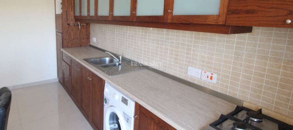 Квартира с 4 спальнями в Гзира, Мальта № 4196 5