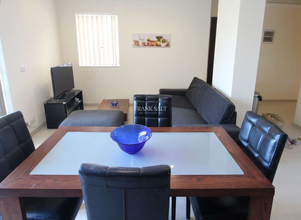 Квартира с 4 спальнями в Гзира, Мальта № 4196