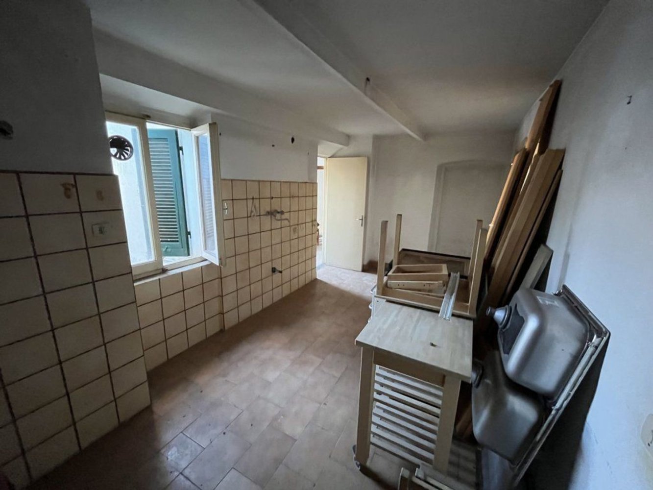 10 rooms House in Massa, Italy No. 115450