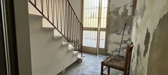 10 rooms House in Massa, Italy No. 115450 8