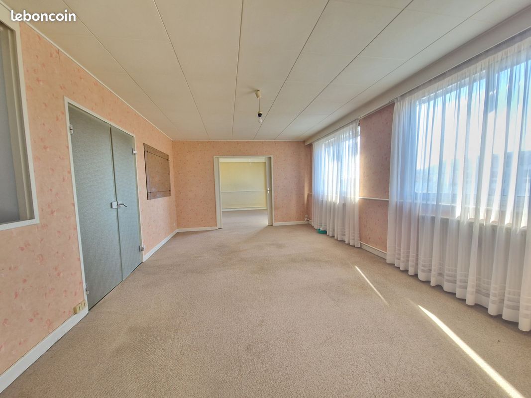 2 bedrooms Apartment in Vandoeuvre-les-Nancy, France No. 210988