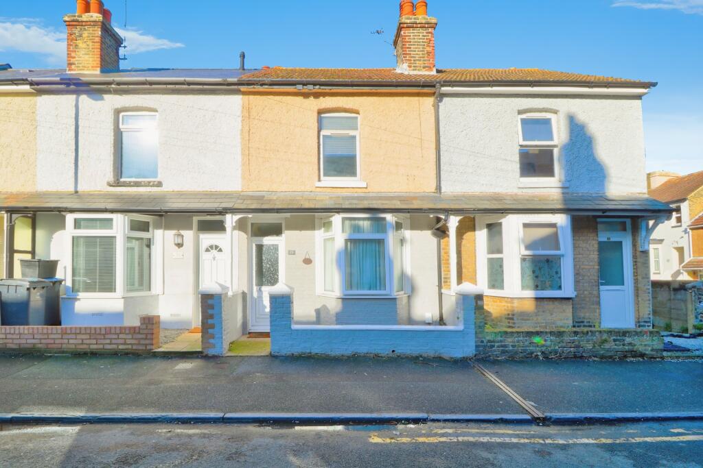 2 bedrooms House in Dover, United Kingdom No. 10963