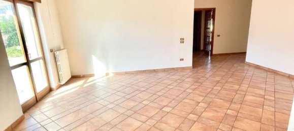 4-Zimmer Wohnung in Mendicino, Italy, Nr. 303598 2