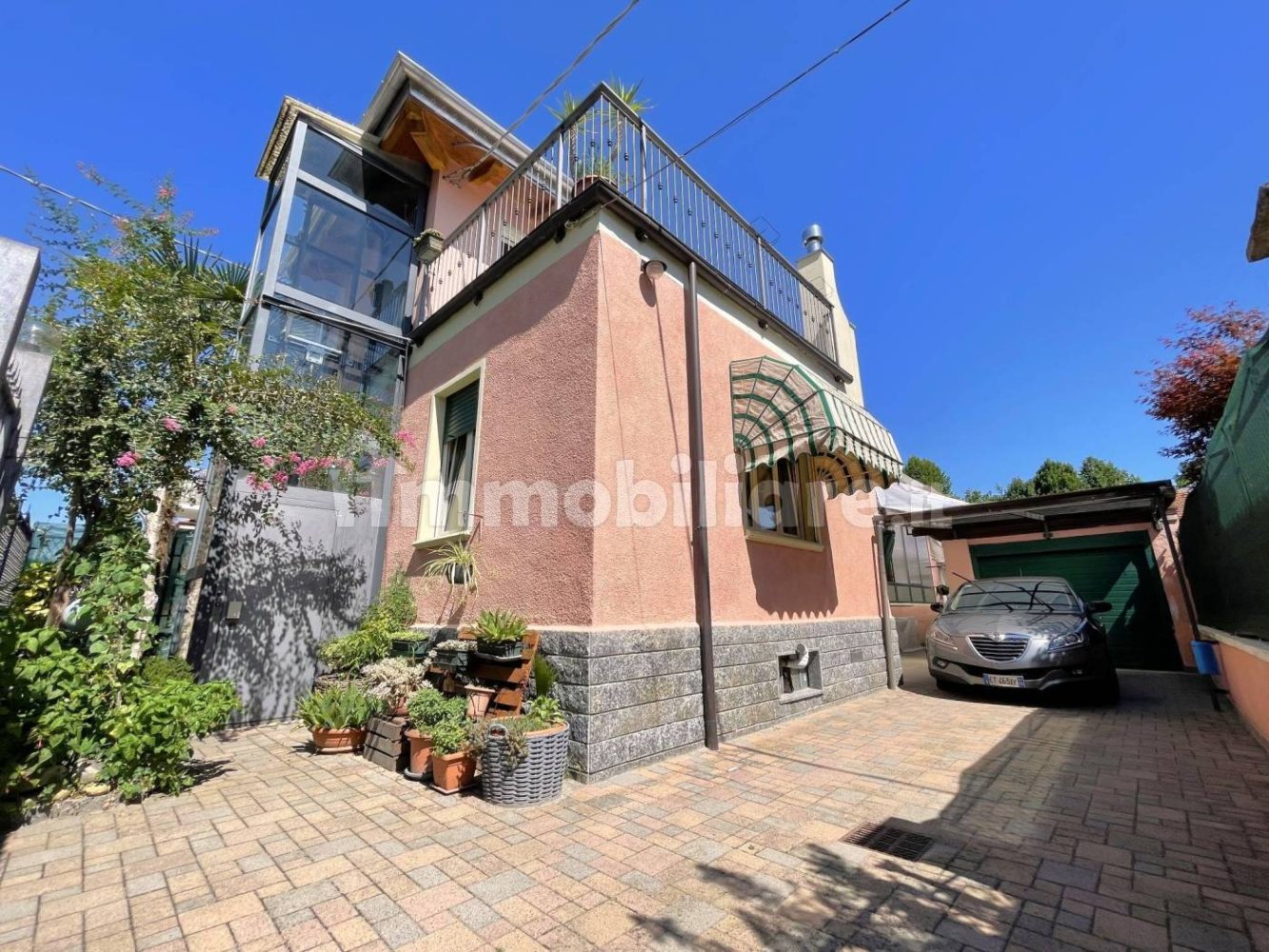 4 bedrooms Villa in Turin, Italy No. 330896