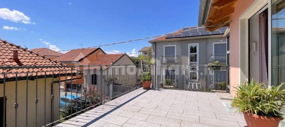 4 bedrooms Villa in Turin, Italy No. 330896 3