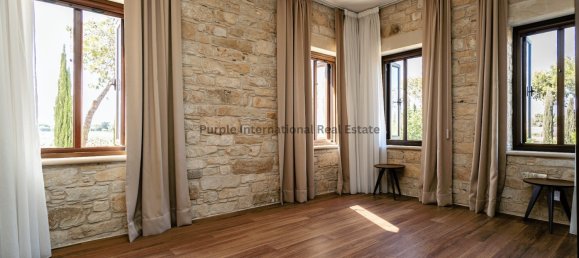 6 bedrooms Villa in Pervolia, Cyprus No. 5098 2