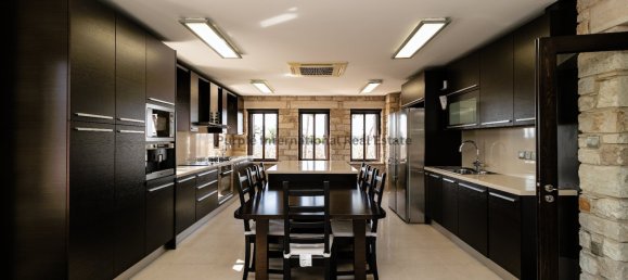 6 bedrooms Villa in Pervolia, Cyprus No. 5098 15