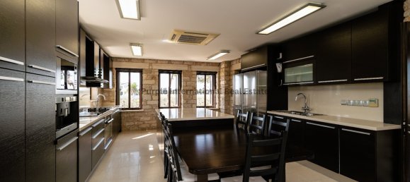 6 bedrooms Villa in Pervolia, Cyprus No. 5098 19