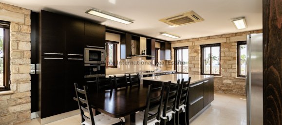 6 bedrooms Villa in Pervolia, Cyprus No. 5098 20