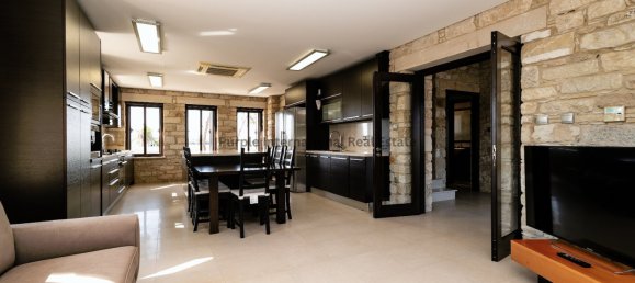 6 bedrooms Villa in Pervolia, Cyprus No. 5098 17