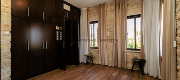 6 bedrooms Villa in Pervolia, Cyprus No. 5098 5