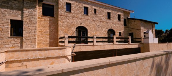 6 bedrooms Villa in Pervolia, Cyprus No. 5098 8