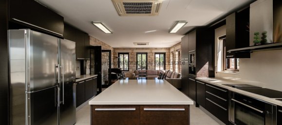 6 bedrooms Villa in Pervolia, Cyprus No. 5098 10