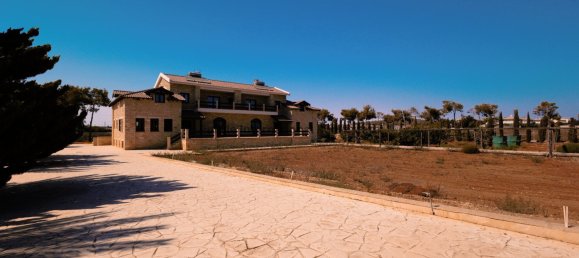 6 bedrooms Villa in Pervolia, Cyprus No. 5098 24