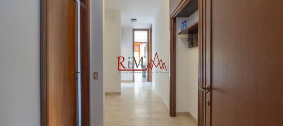 3 bedrooms Apartment in Milan, Italy No. 333153 6