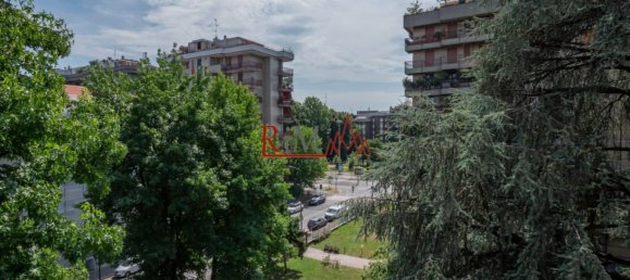 3 bedrooms Apartment in Milan, Italy No. 333153 34