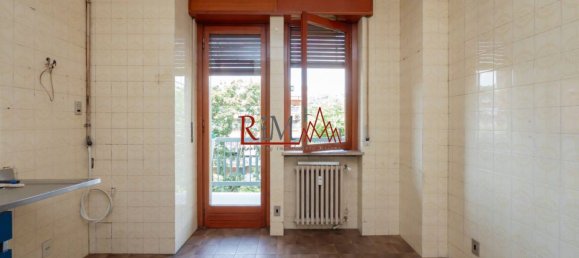 3 bedrooms Apartment in Milan, Italy No. 333153 5