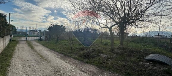 Земельный участок с 1 комнатой в Беневенто, Италия № 143555 3