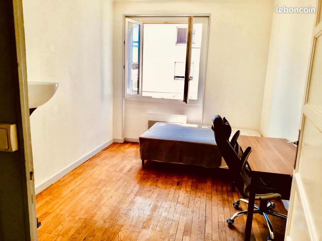 Studio in Lyon, France No. 285139