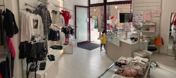 Gewerbliche Immobilie in Cecina, Italy 60m², Nr. 205580 10