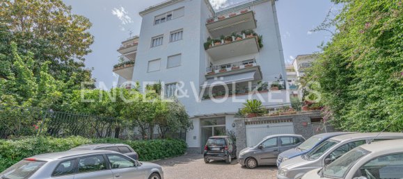 3 bedrooms Apartment in Naples, Italy No. 127284 8