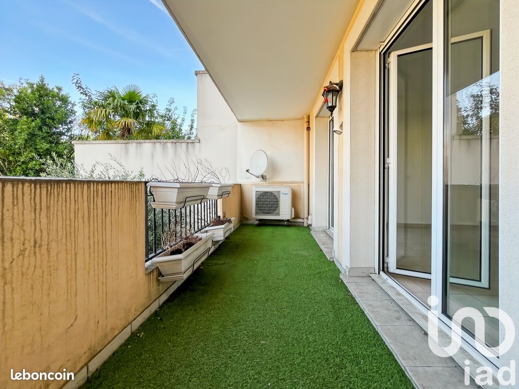 Apartamento de 3 dormitorios en Chelles, France No. 286027