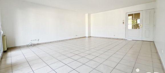 Apartamento de 3 dormitorios en Chelles, France No. 286027 2