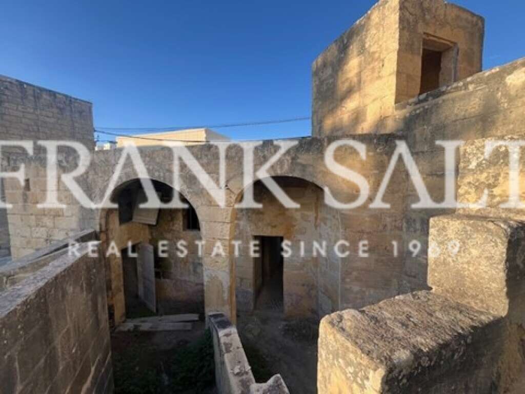 4 غرف نوم منزل في Xewkija, Malta رقم 1052