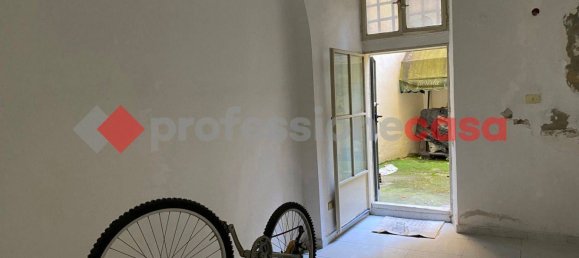 2 rooms Commercial property in Livorno, Italy No. 351308 2